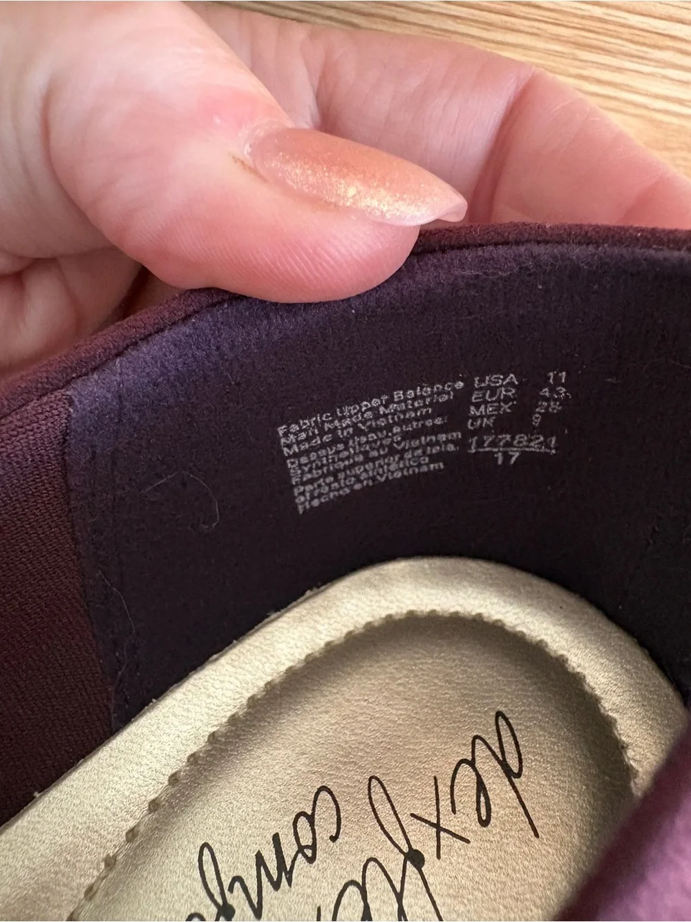 Dexflex Comfort Burgundy Suede Kitten Heel